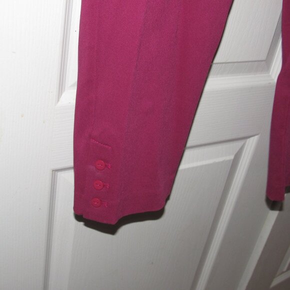 NWT CHICO’s Slim Leg Regular Perfect Stretch Maroon Pants Size 2.5 (US Size 14) - Picture 6 of 7